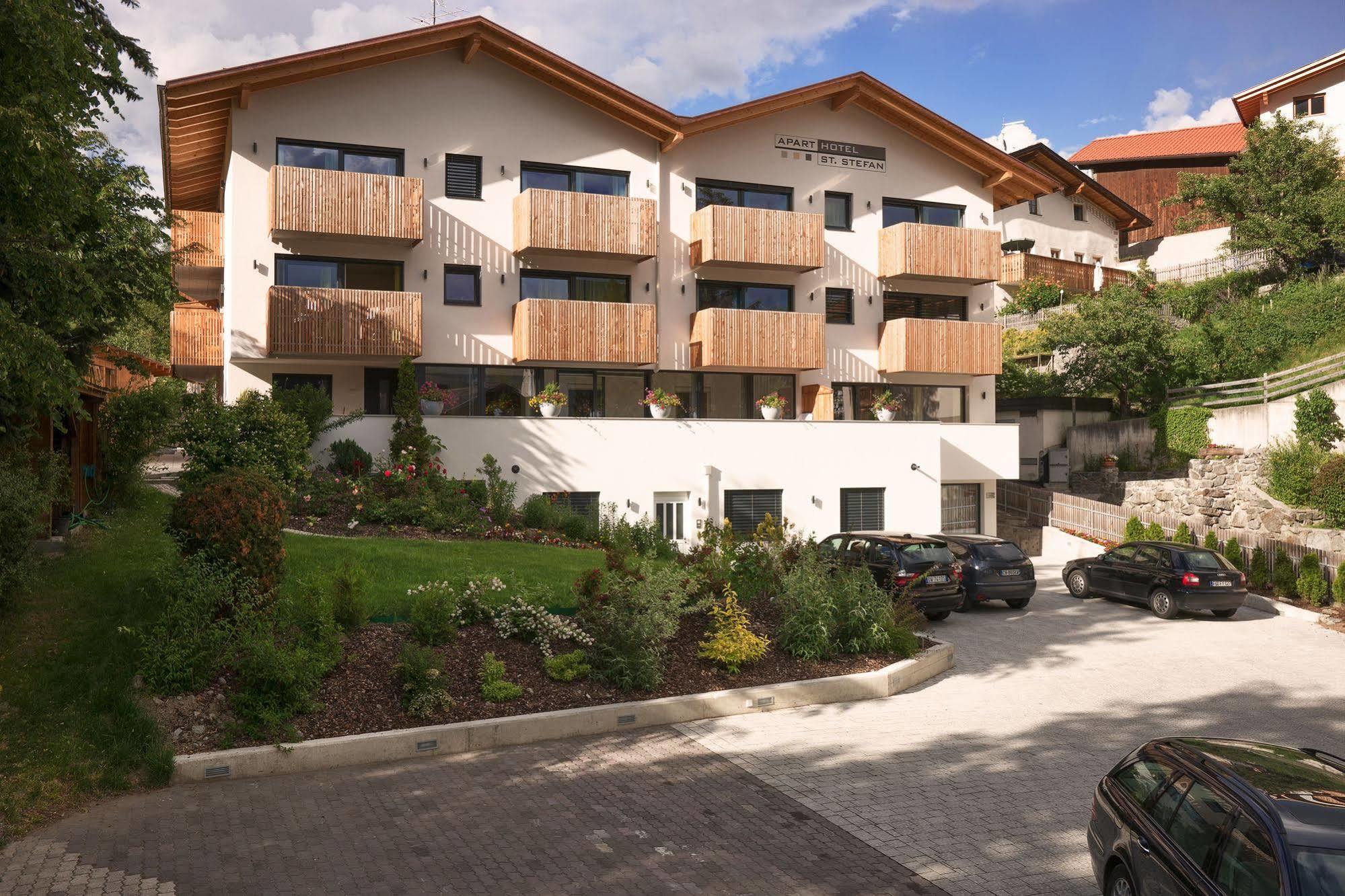 Lapis Monti - Apartments & Suites Burgusio Exterior foto
